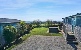 Caddys Corner Lodges